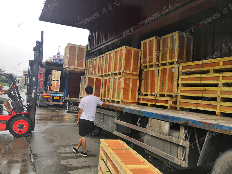 車間用工業(yè)風(fēng)扇廠家瑞泰風(fēng)有質(zhì)有量，發(fā)貨速度勢(shì)不可擋！
