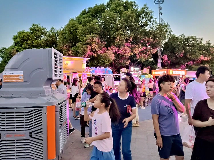 瑞泰風(fēng)助力武漢第50屆渡江節(jié)，清涼與激情共綻！